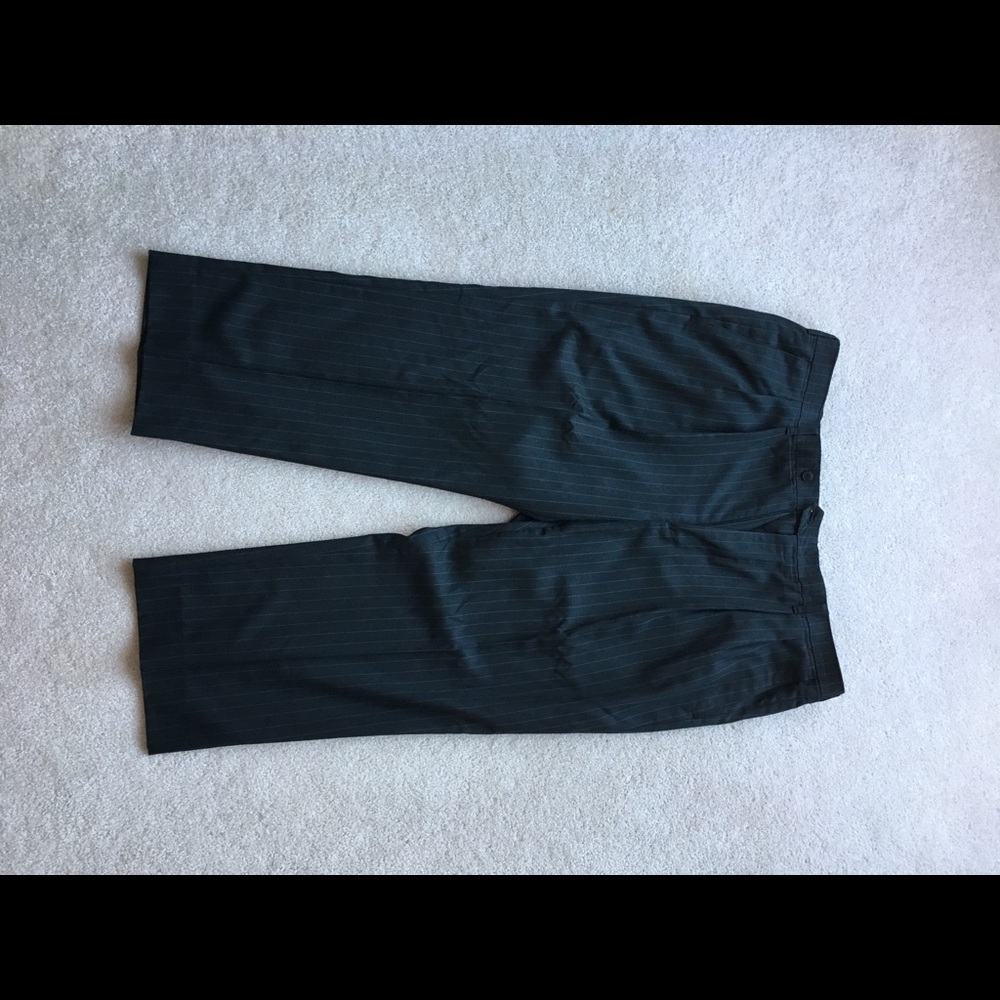 Men’s Haggar 42 x 30 pinstripe black dress pants